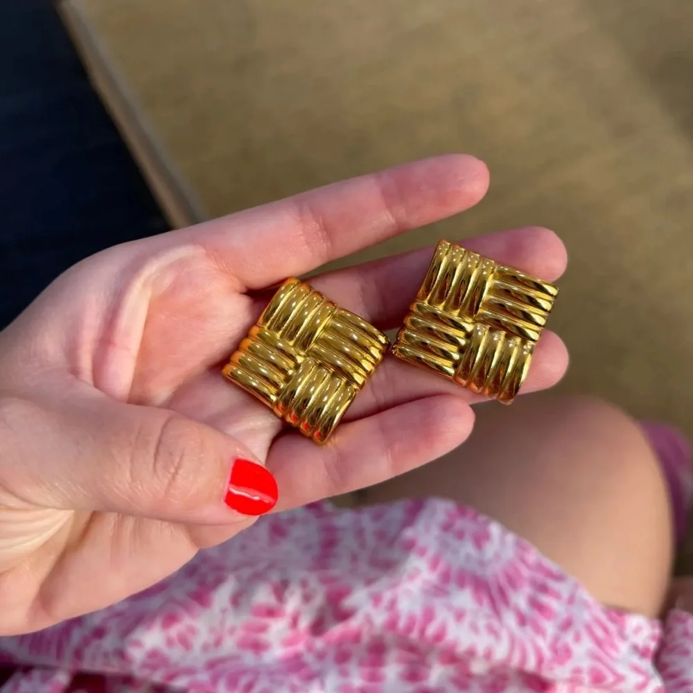 GOODREVIEWS ⭐️⭐️⭐️⭐️⭐️ Vintage Stella Gold Earrings |StainlessSteel 18K - Picture 12 of 17